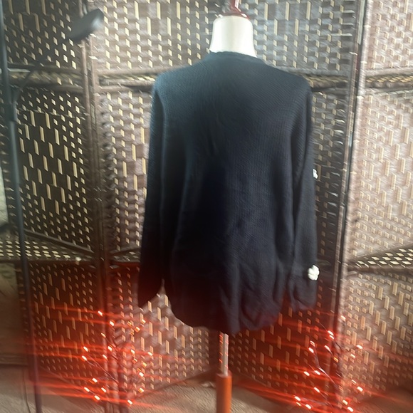 -000124 NWOT FLORAL APPLIQUÉ CARDIGAN. - Picture 3 of 4